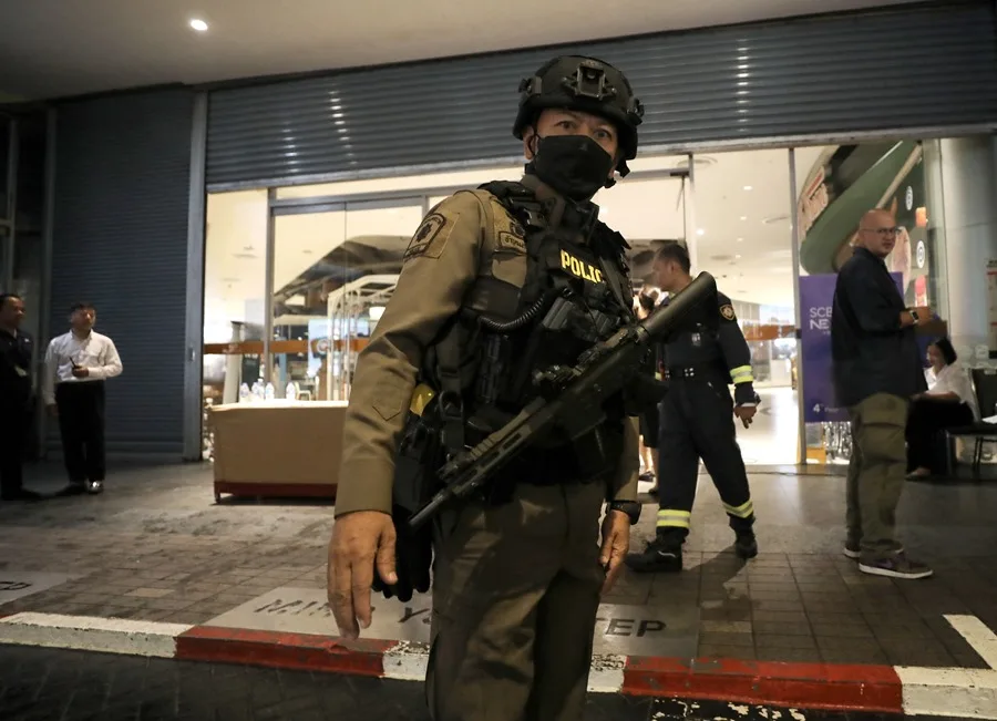 La policía tailandesa es un éxito. EFE/EPA/Narong Sangnak
