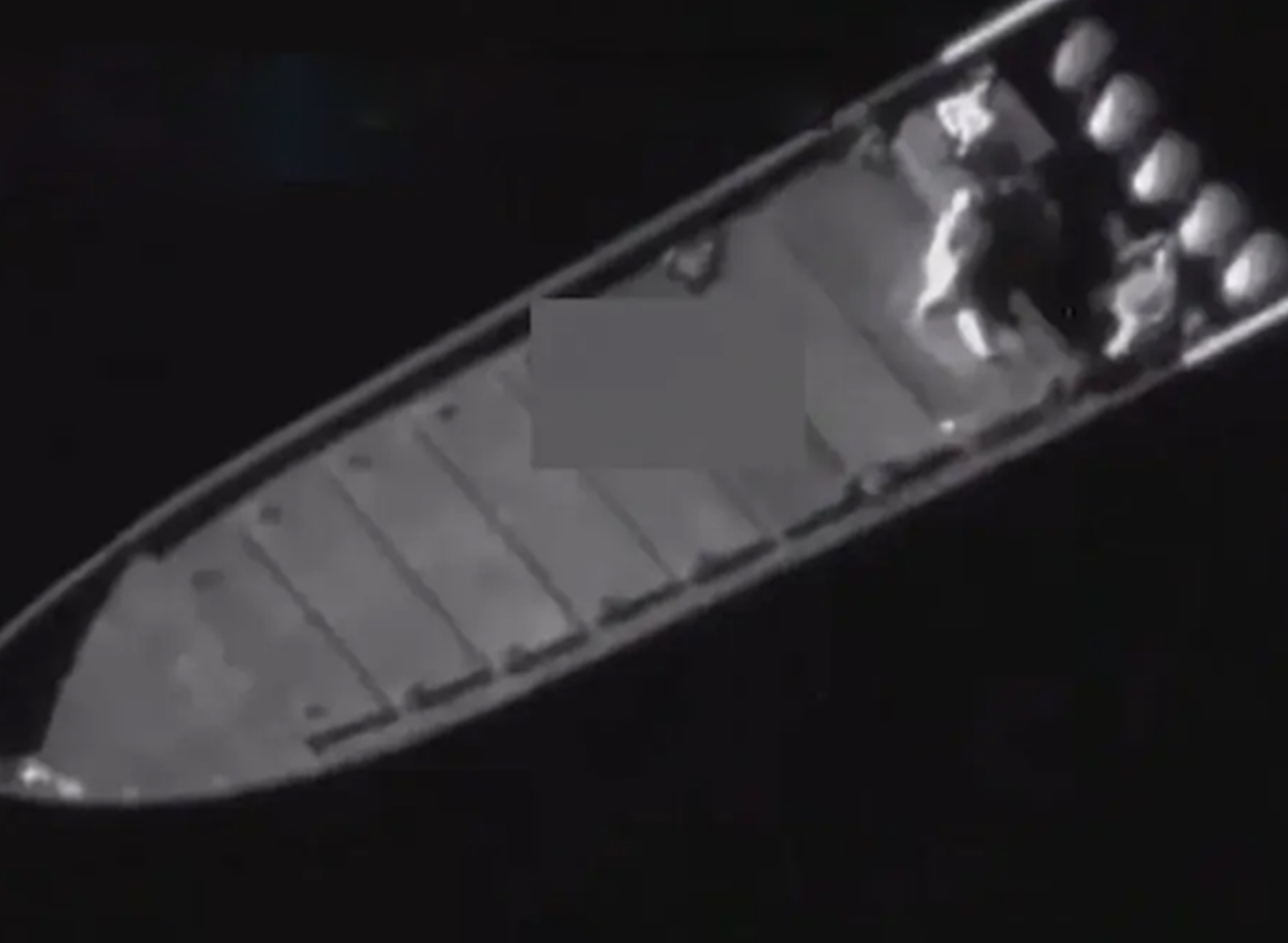 Imagen de vídeo del barco destruido durante la operación. Internet
