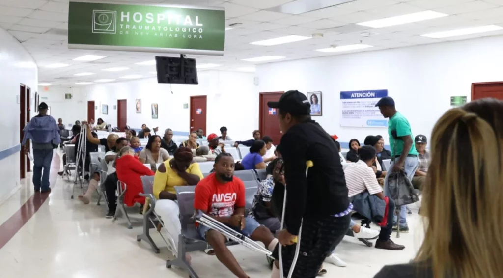 Hospitales salen en defensa del Senasa ante denuncias de crisis financiera.
