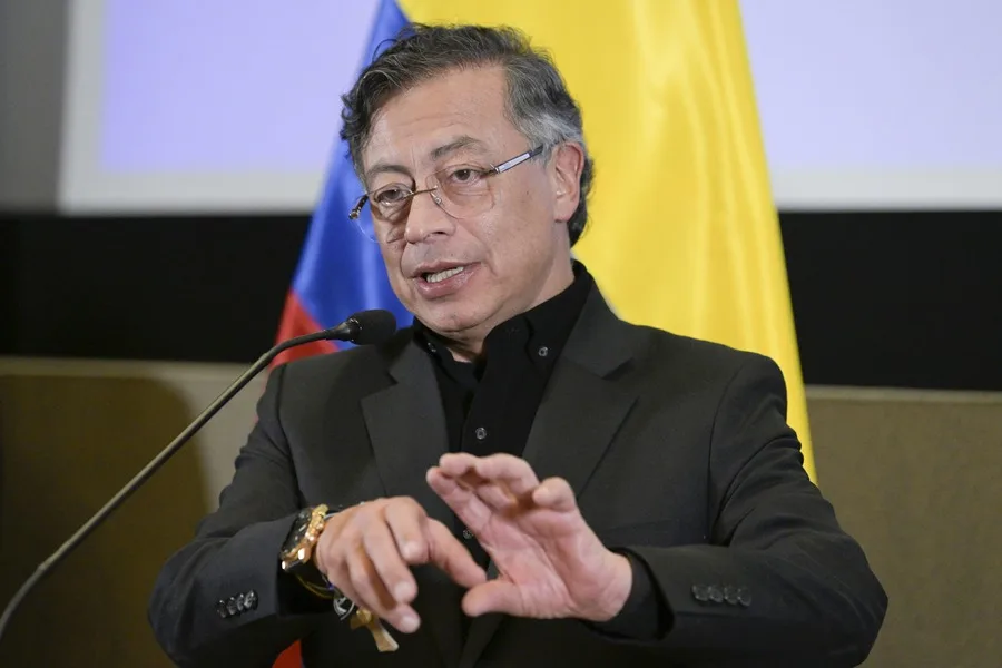 El presidente de Colombia, Gustavo Petro, habla en rueda de prensa este martes, en Washington (EE.UU.). EFE/Lenin Nolly