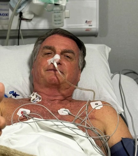 Como se muestra en la imagen, Bolsonaro fue internado en el año 2025.