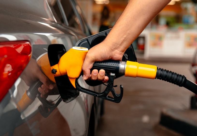 Los precios del combustible subieron debido al impacto de la guerra de Irán