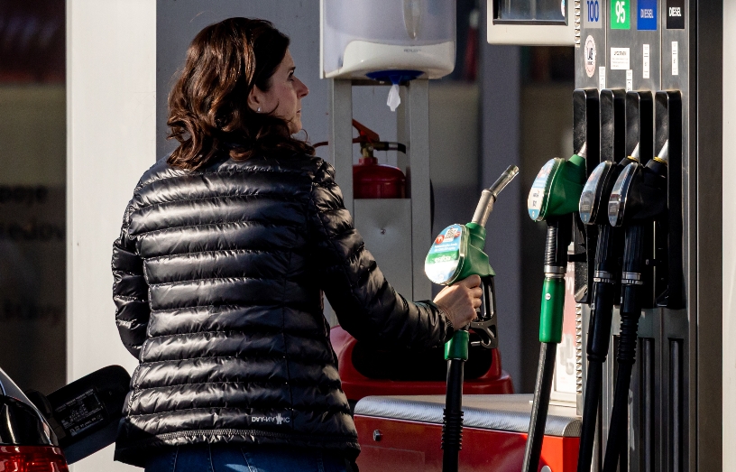 El petróleo de Texas se acercó a los 100 dólares. EFE