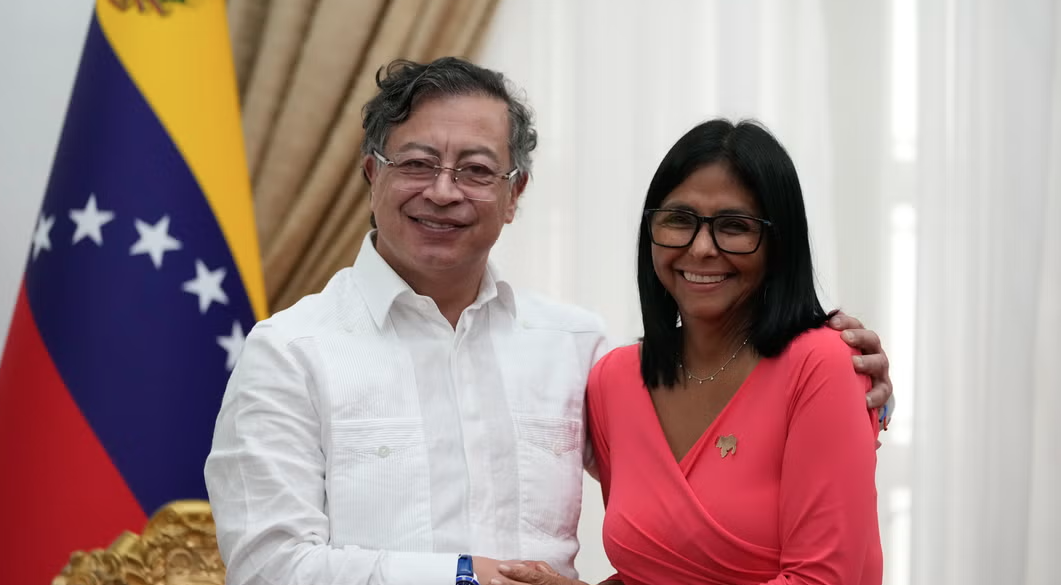 Petro y Delcy en Caracas.