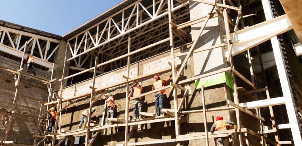 Luis Abinader se complace con avance de obras para Santo Domingo 2026