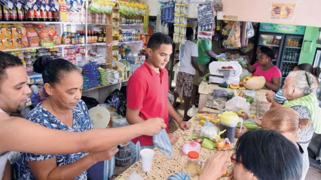¿Tienda de comestibles o supermercado? A dónde va más el dinero a la hora de comprar comida