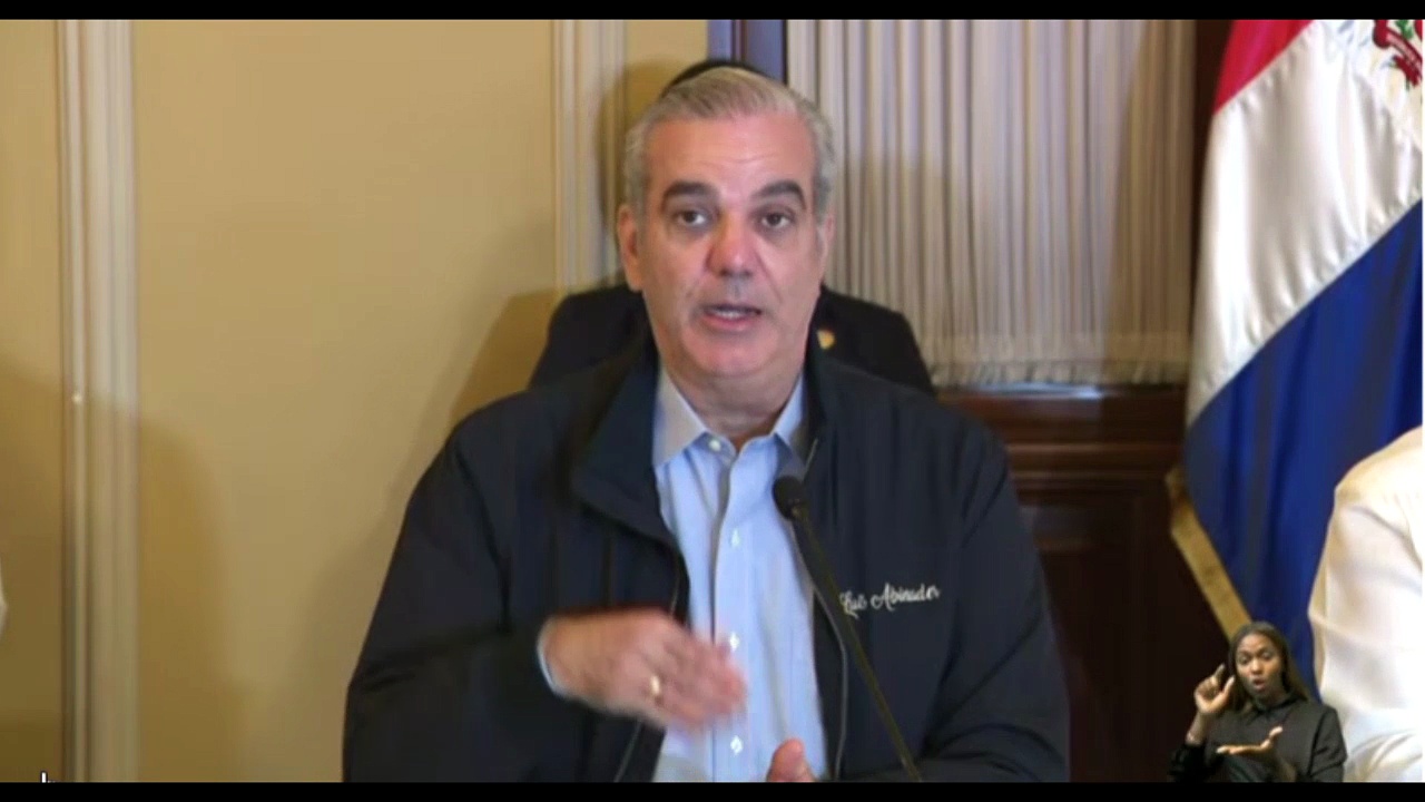 Luis Abinader en conferencia de prensa
