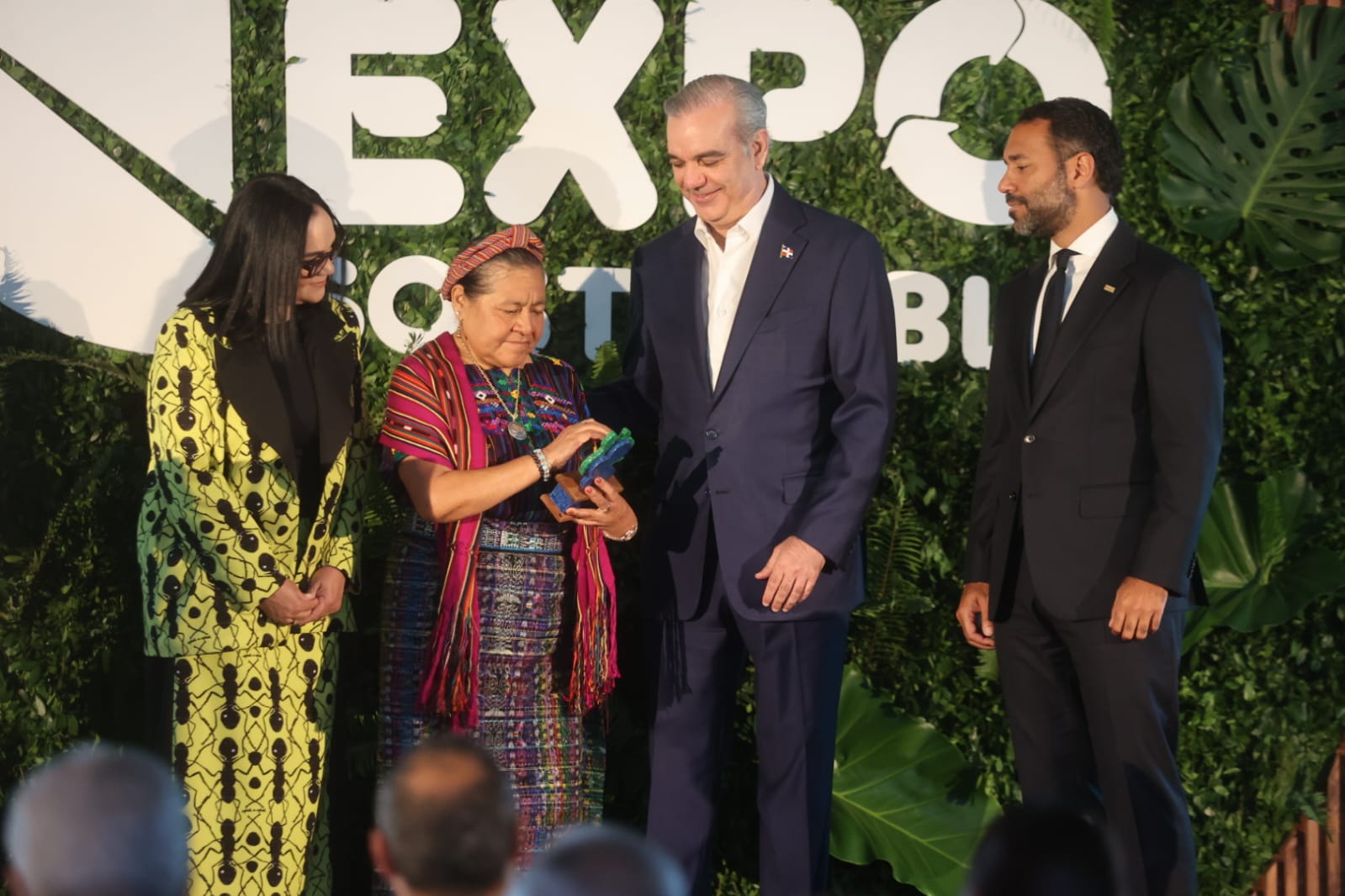 El Presidente de la República, Luis Abinader, y la Premio Nobel de la Paz, Rigoberta Menchú, inauguraron ExpoSostenible 2026