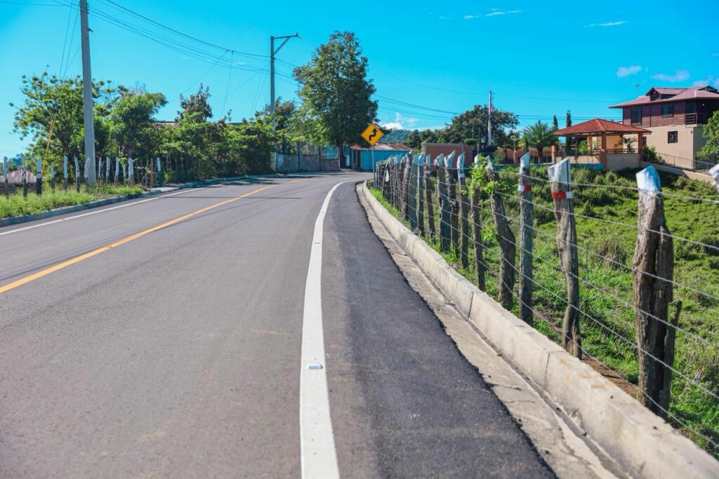 Abinader inaugura la carretera Tavera-Jarabacoa y amplía la red vial en La Vega