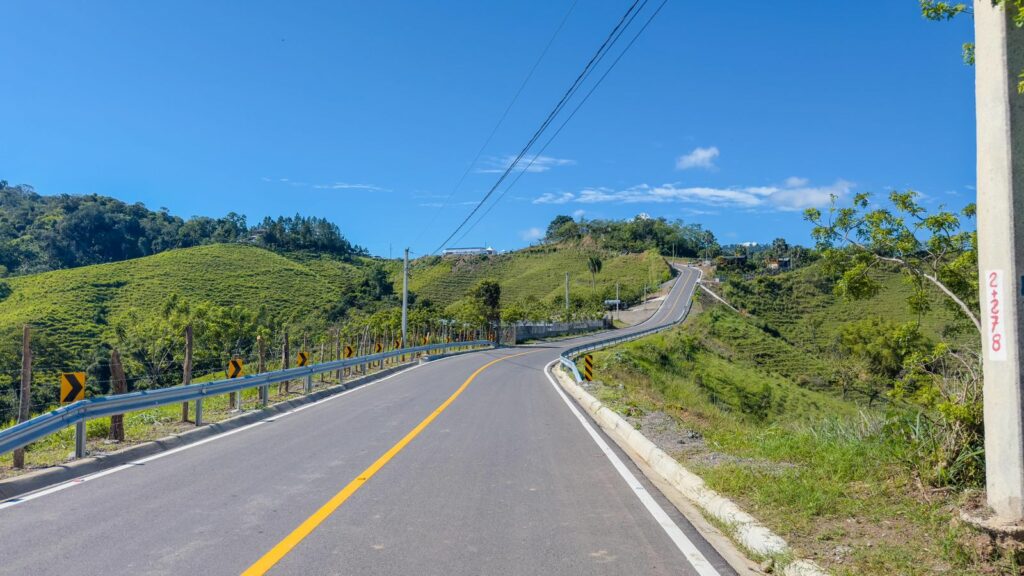 Abinader inaugura la carretera Tavera-Jarabacoa y amplía la red vial en La Vega