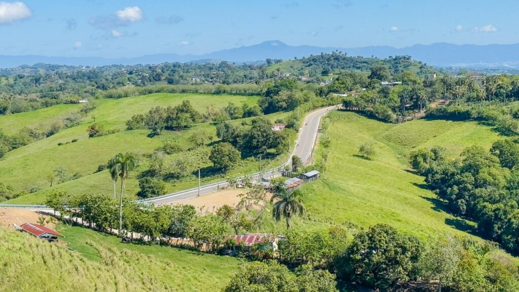Abinader inaugura la carretera Tavera-Jarabacoa y amplía la red vial en La Vega