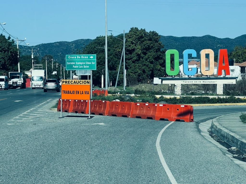 Deslave provoca cierre y desvíos en carretera hacia San José de Ocoa