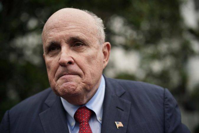 El hijo de Biden demanda a Rudy Giuliani por difamarlo