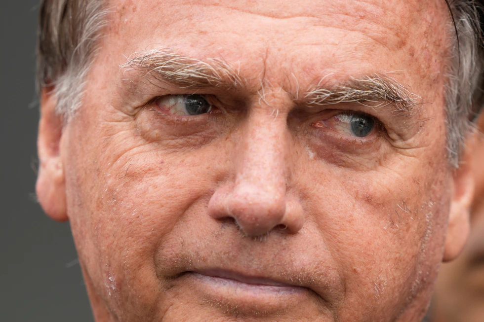 El expresidente está hospitalizado desde el 13 de marzo por neumonía, uno de los varios problemas de salud que enfrenta desde que un hombre lo apuñaló en 2018, antes de ser elegido presidente.