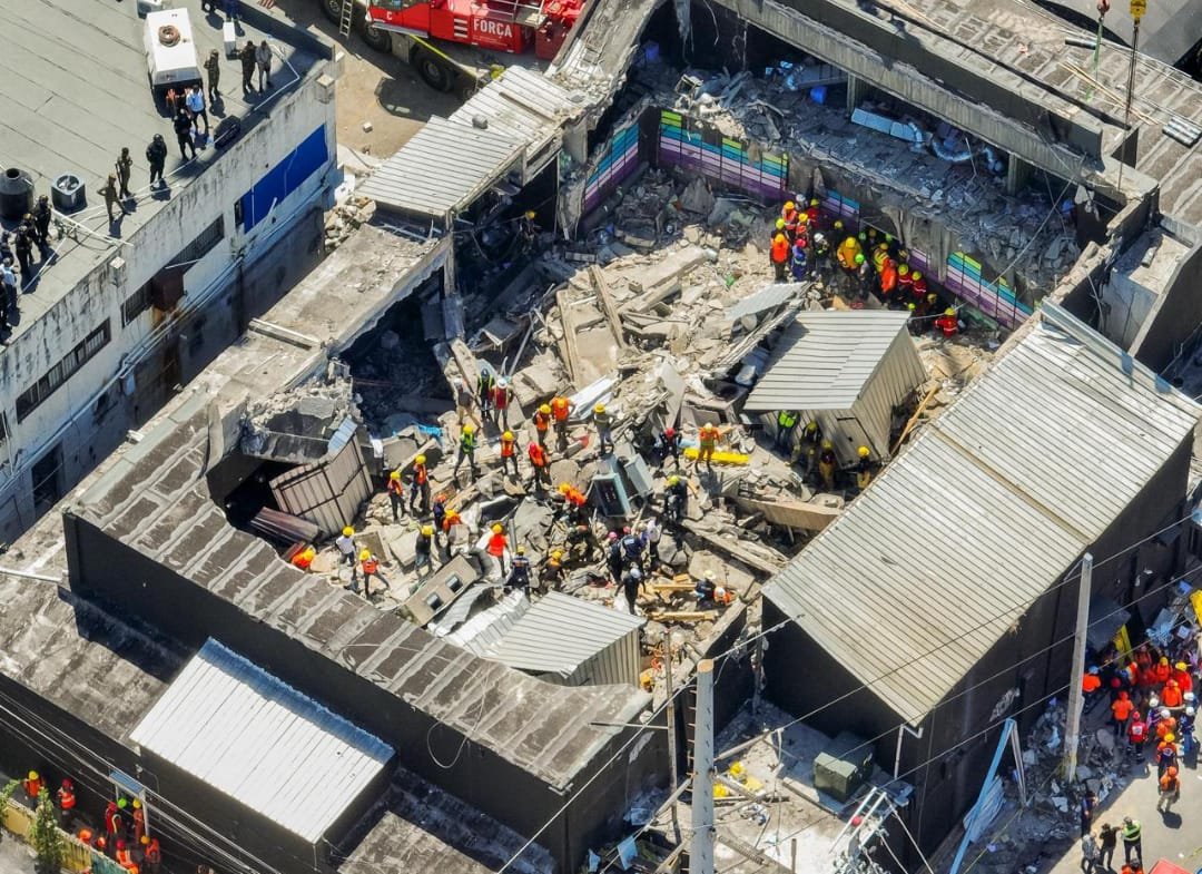 La discoteca Jet Set quedó reducida a escombros tras el derrumbe del techo.