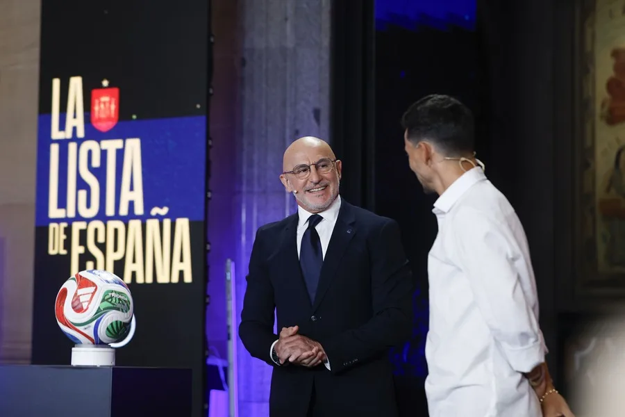 El seleccionador español, Luis de la Fuente, da la lista de convocados para el Mundial de 2026. EFE/Javier Lizón