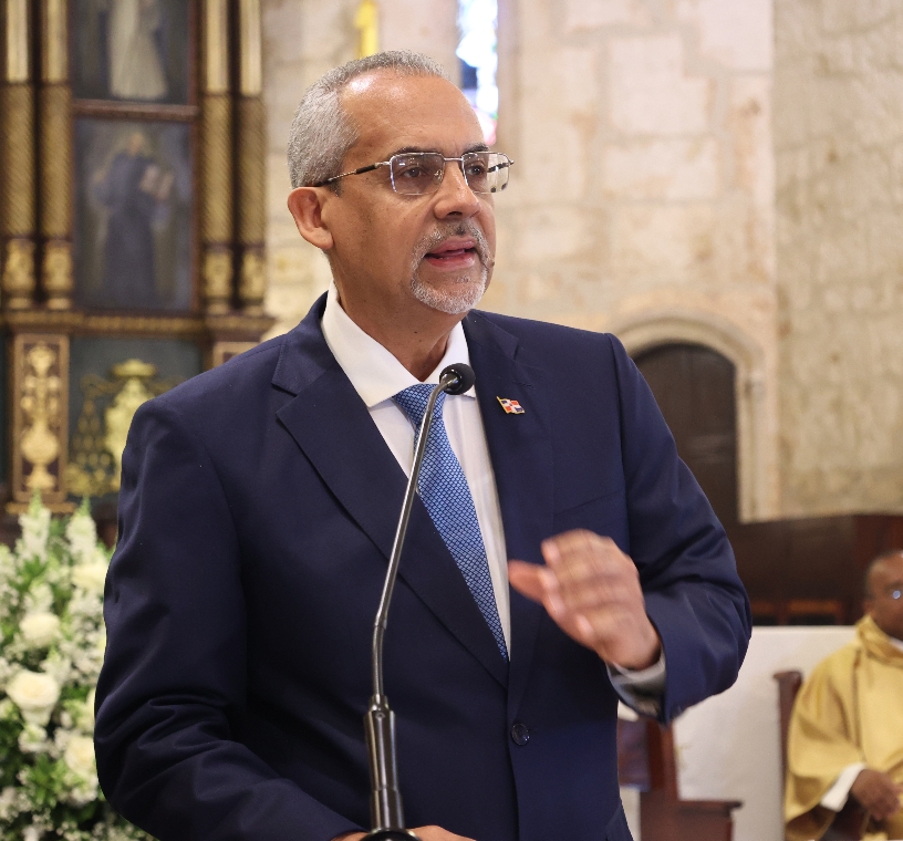 Alejandro de Jesús Abreu durante la misa