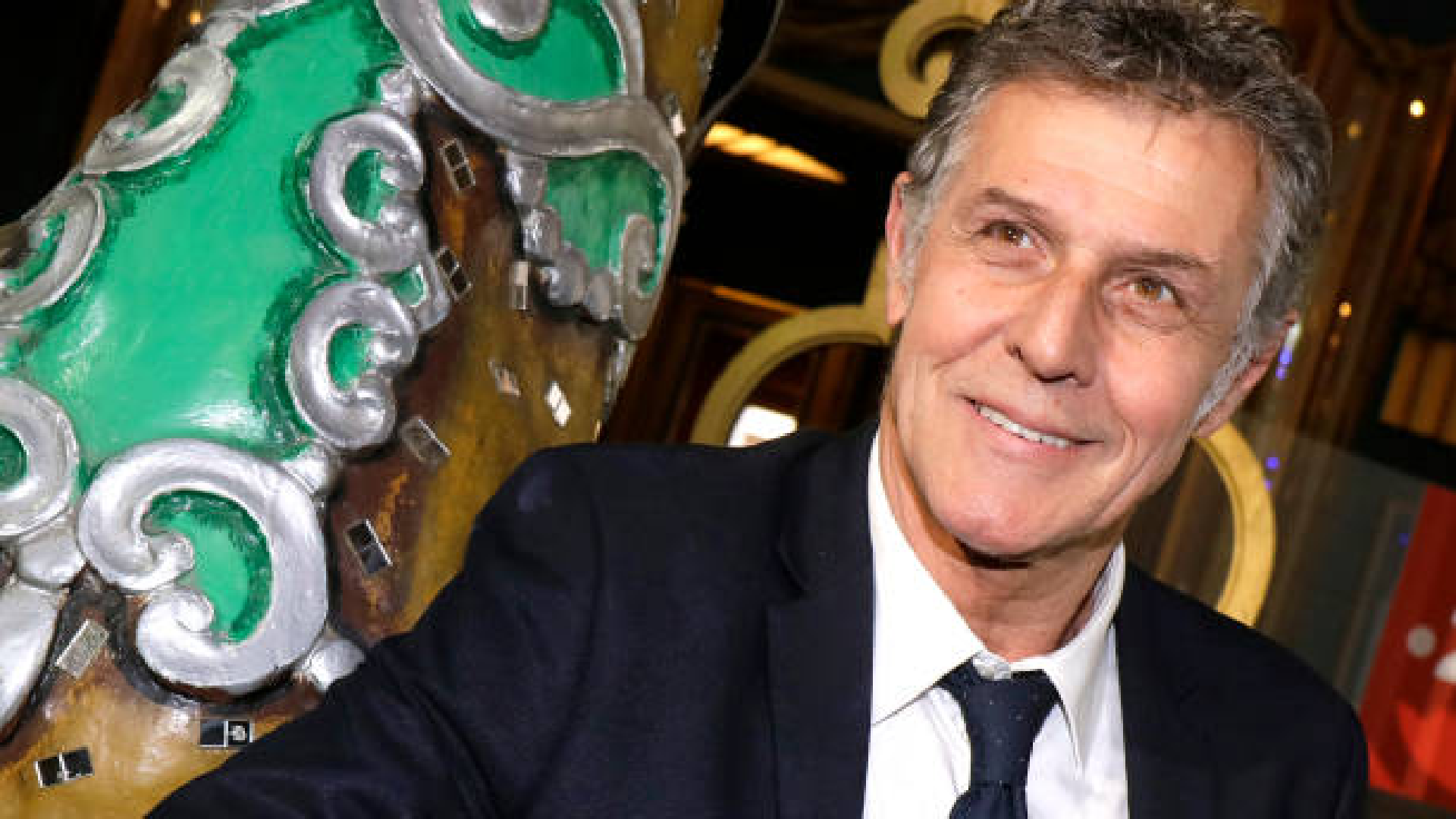 Tristeza entre los fans de “Emily en París” tras la muerte del actor Pierre Deny