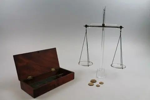 Un golpe de suerte: cómo un desconocido farmacéutico británico inventó accidentalmente las cerillas de madera hace 200 años