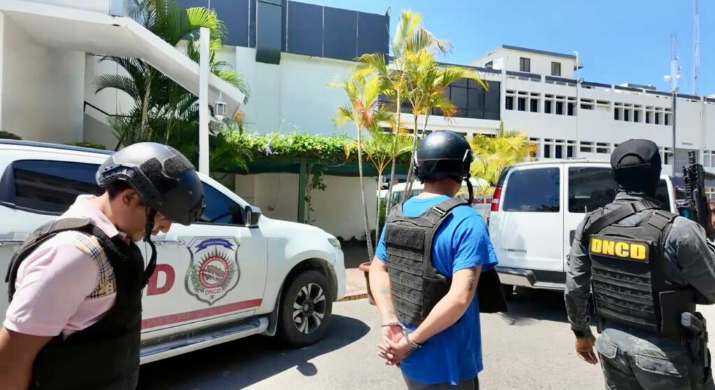 Caen ocho por cargamento de 1.670 paquetes de cocaína en Pedernales