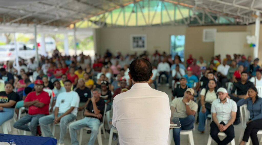 Antonio Marte recibe masivo apoyo en La Vega