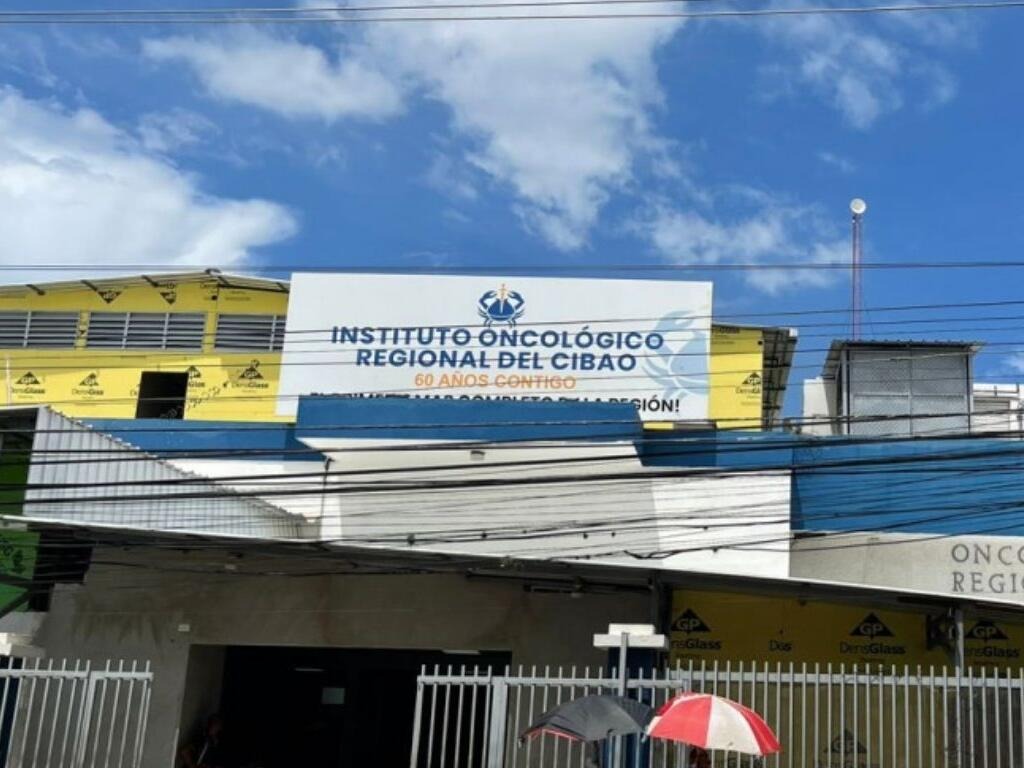 El organismo fiscal detuvo a Héctor Antonio Lora Cruceta, expresidente del Consejo de la asociación sin fines de lucro (ASFL) Patronato Cibaeño Contra el Cáncer y miembro de la junta directiva del IORC.