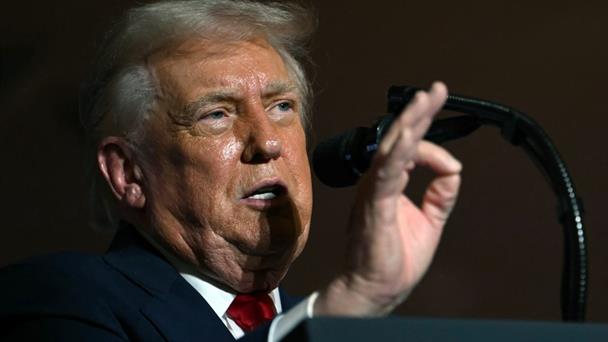 En un mensaje público, Trump instó a fijar la gasolina en alrededor de 2,50 dólares por galón y también pidió a California que reduzca sus impuestos al combustible.