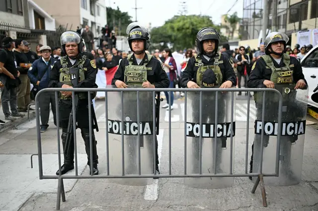 Miles de tropas fueron desplegadas por todo el país antes de las elecciones.