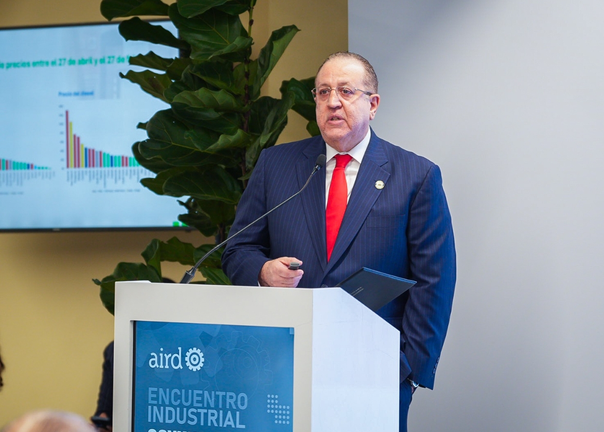 Magín Díaz, Ministro de Hacienda y Economía.