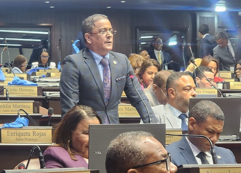 Diputado José Fabián habla sobre la carretera Duarte.