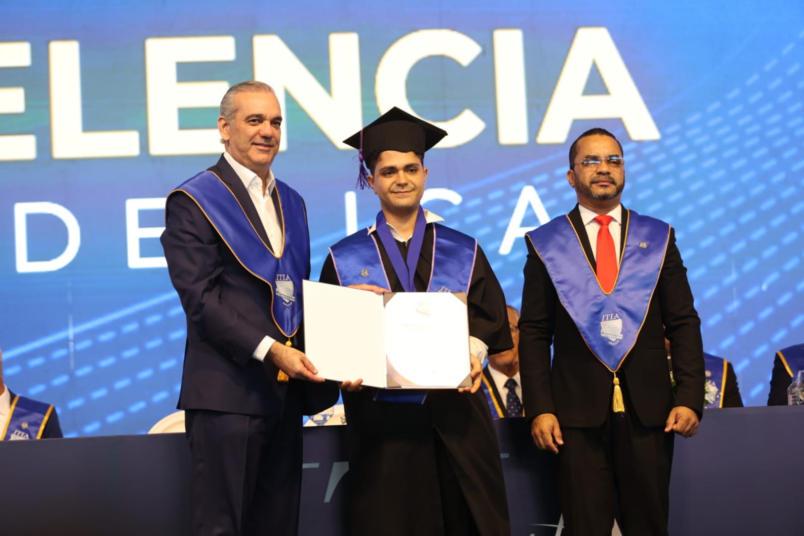 Luis Abinader encabezó la XX Graduación Ordinaria del ITLA, en San Souci/José De León