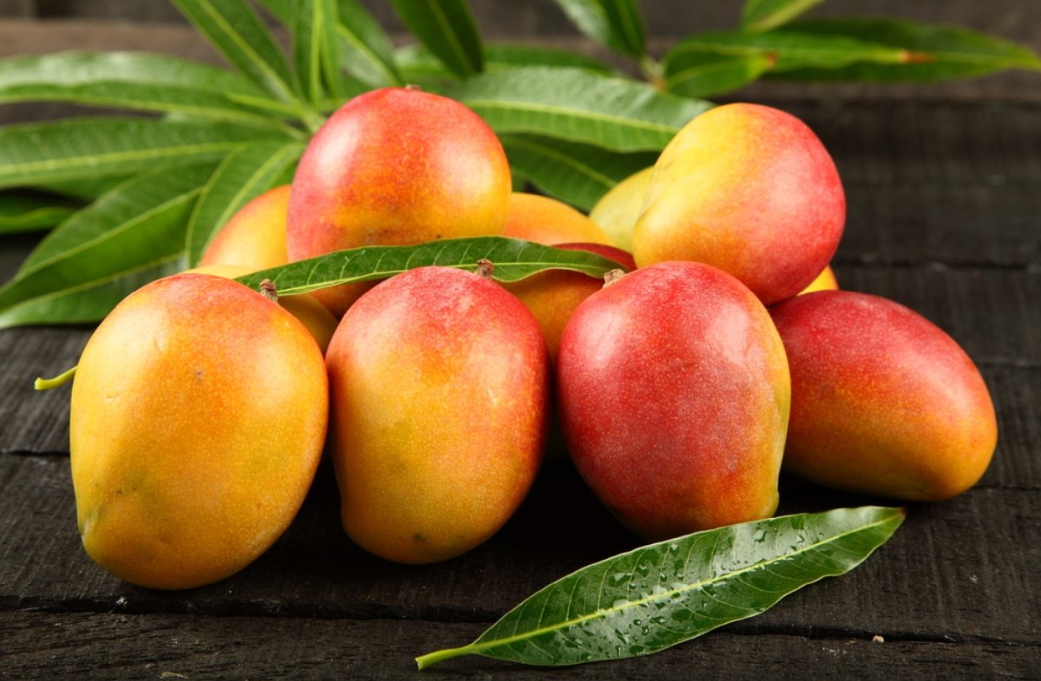 El mango es una de esas frutas que gustan a prácticamente todo el mundo. Y es que, además de exquisito, su consumo es súper beneficioso.