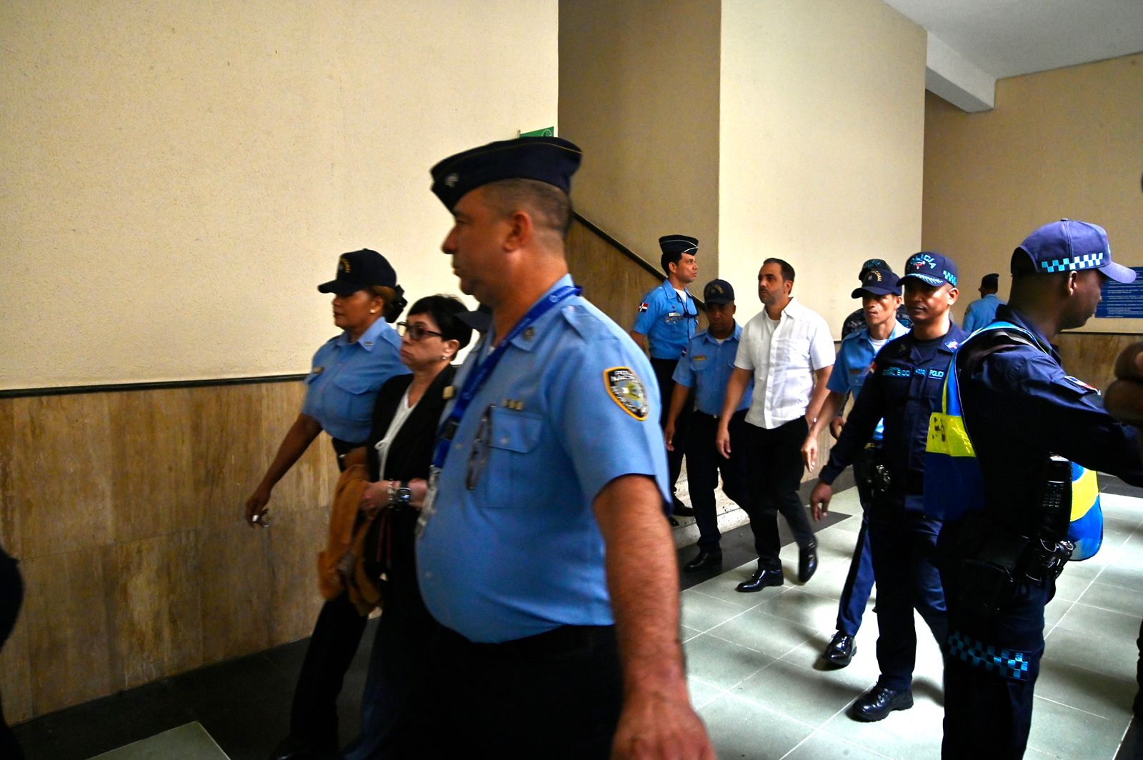 Antonio y Maribel Espaillat quedan detenidos en la sala del tribunal para conocer su futuro