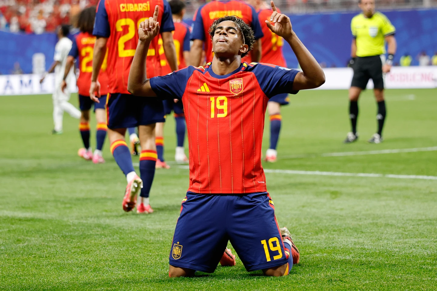 Lamine Yamal celebra tras marcar su gol