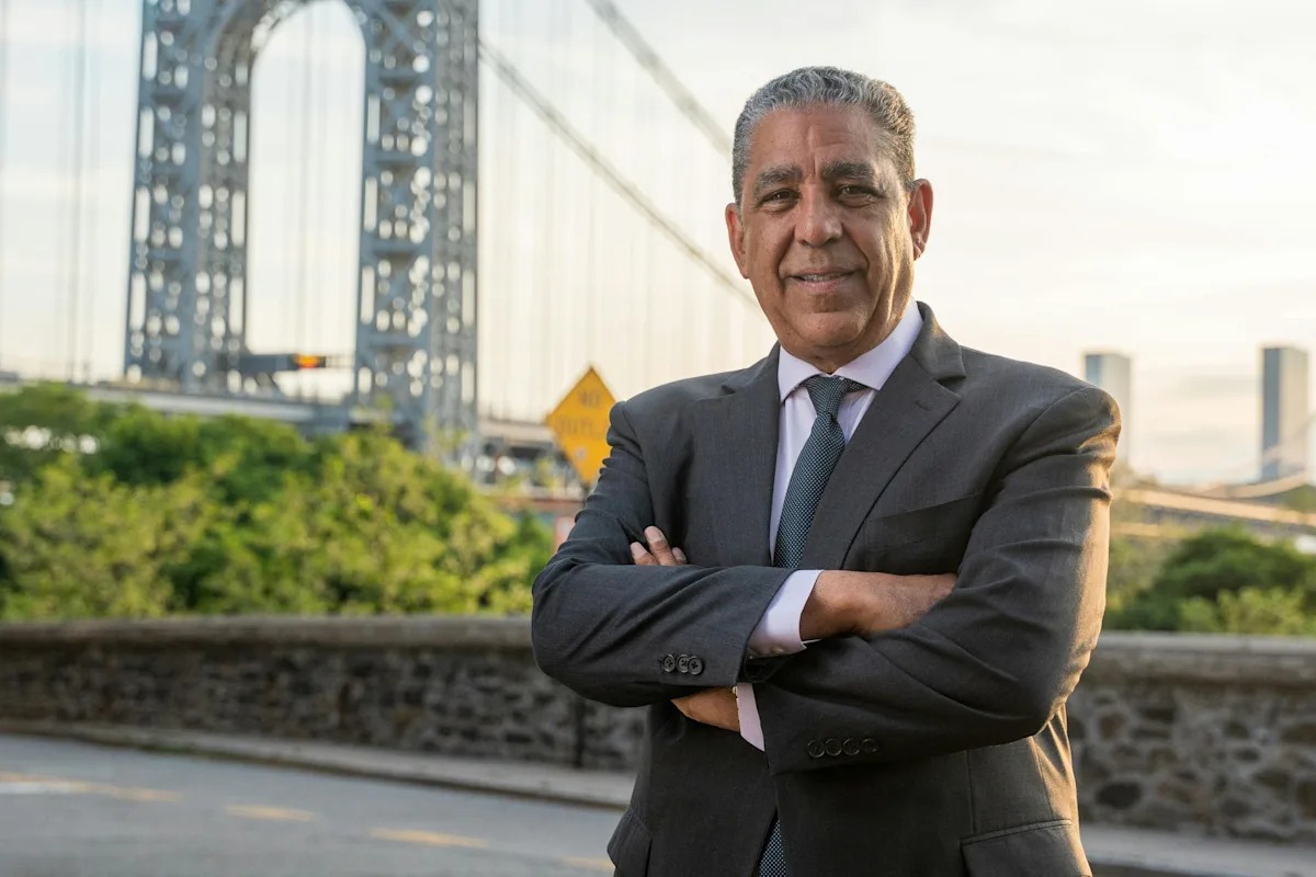 Fotografía cedida por la campaña electoral del congresista demócrata por Nueva York Adriano Espaillat que aspira a conservar el escaño que ocupa desde 2017. EFE/ Espaillat