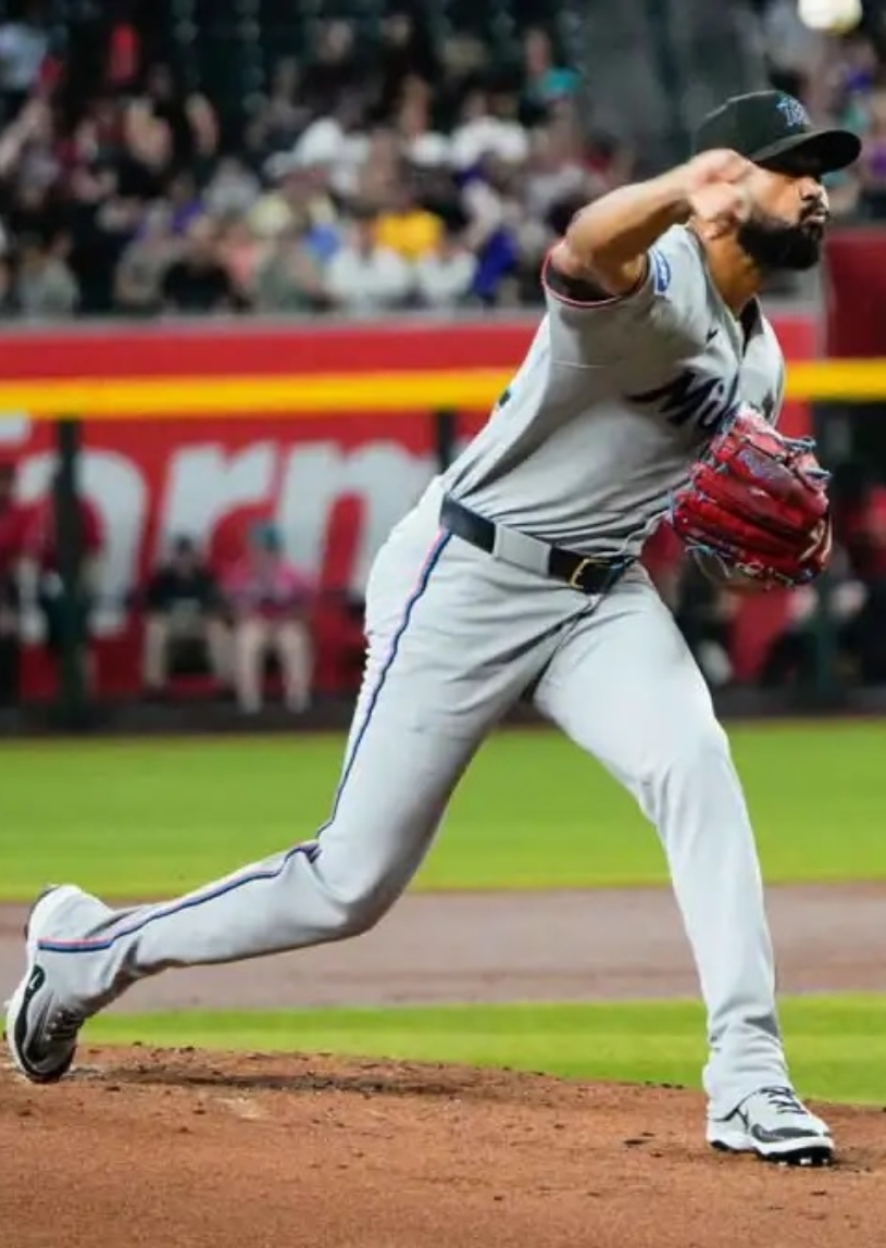Sandy Alcántara llegó a los 1002 ponches en Marlins.