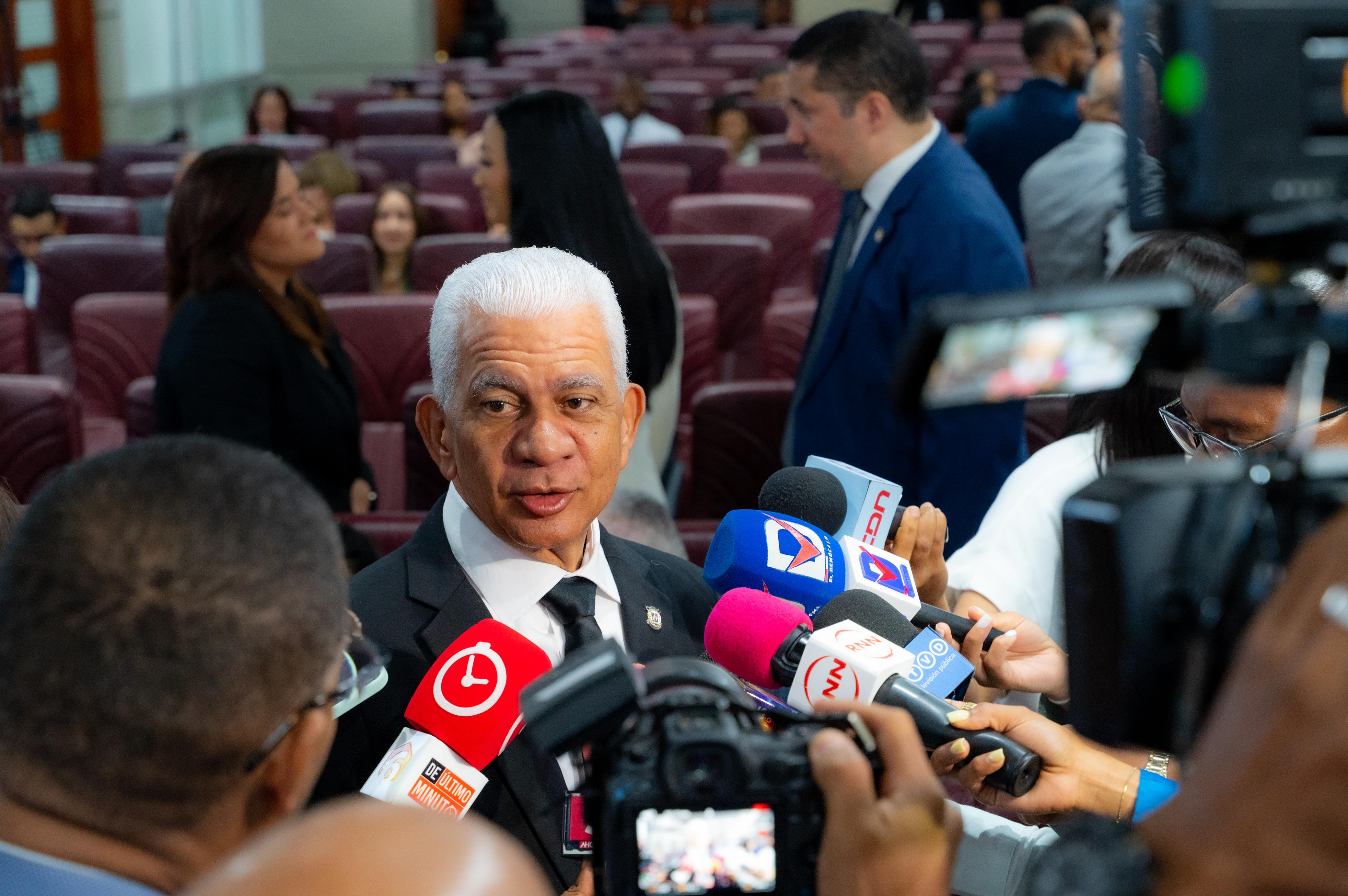 Ricardo de los Santos, presidente del Senado de la República.