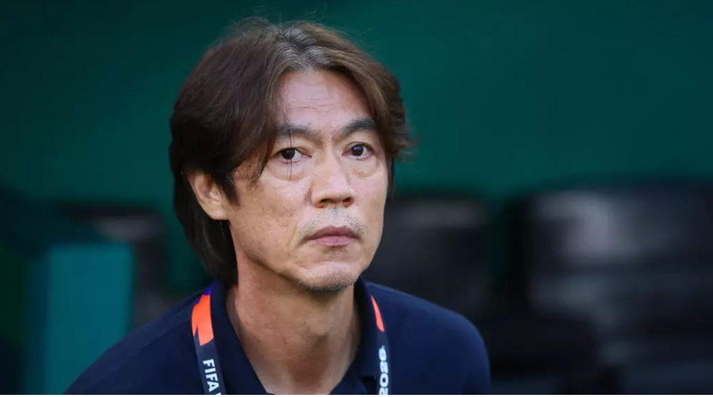 El entrenador surcoreano Hong Myung-bo antes del partido del Grupo A de la Copa Mundial 2026 entre Sudáfrica y Corea del Sur, en el Estadio Monterrey, Monterrey, México, 24 de junio de 2026. REUTERS - Eloisa Sánchez