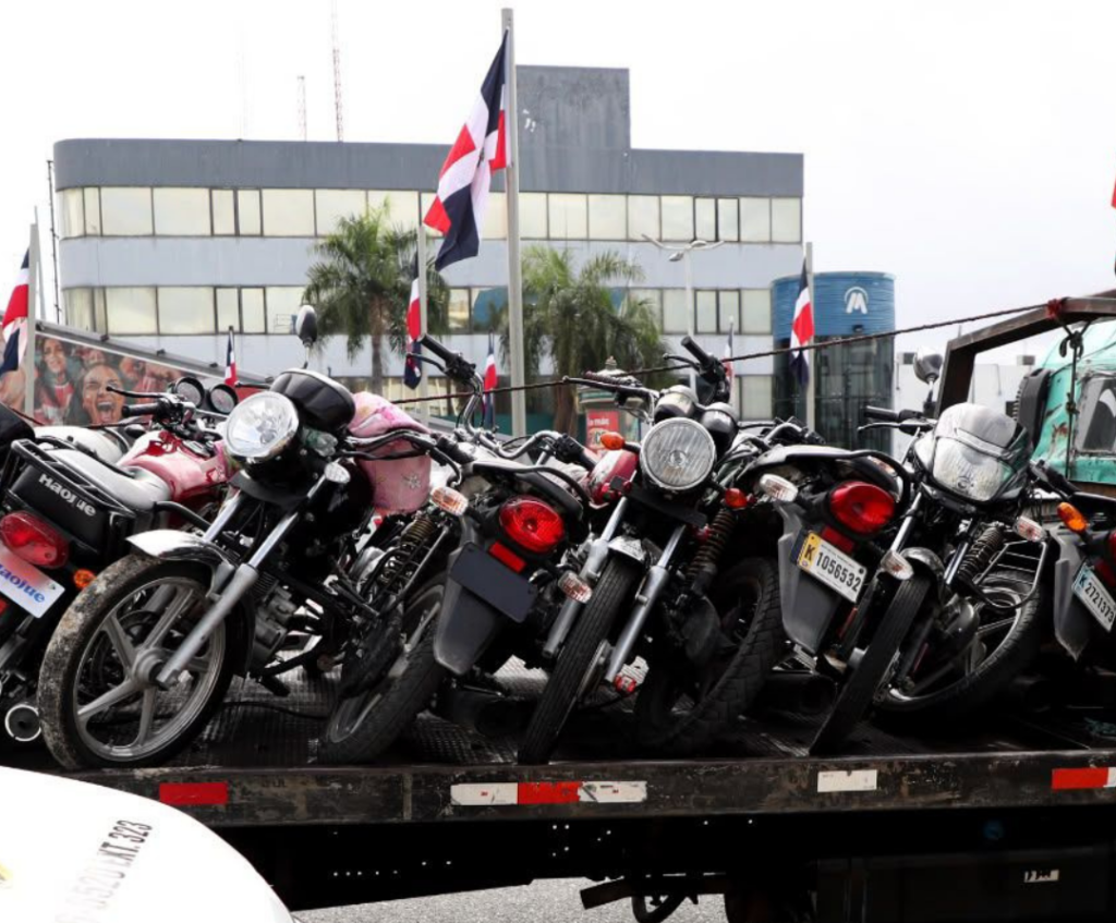 INTRANT interviene en 29 paradas de motoconcho y retiene 46 motos en funcionamiento