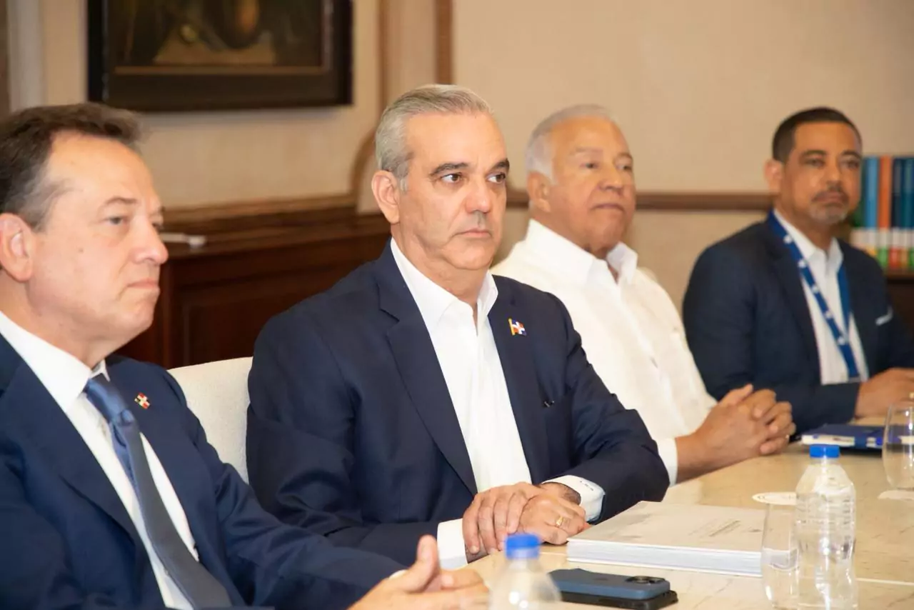 Autoridades dominicanas en reunión sobre el Diálogo Regional de la Cumbre Mundial de Gobiernos 2026
