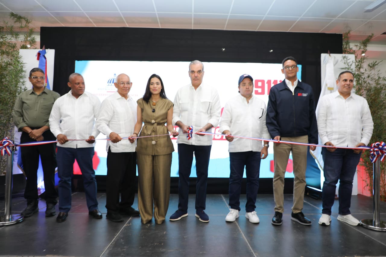 Abinader inaugura el Sistema 911 en Montecristi y amplía cobertura nacional