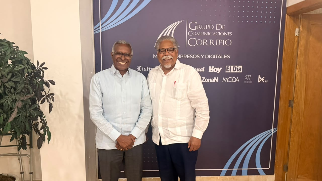 Bienvenido Álvarez Vega con Rolando Guzmán