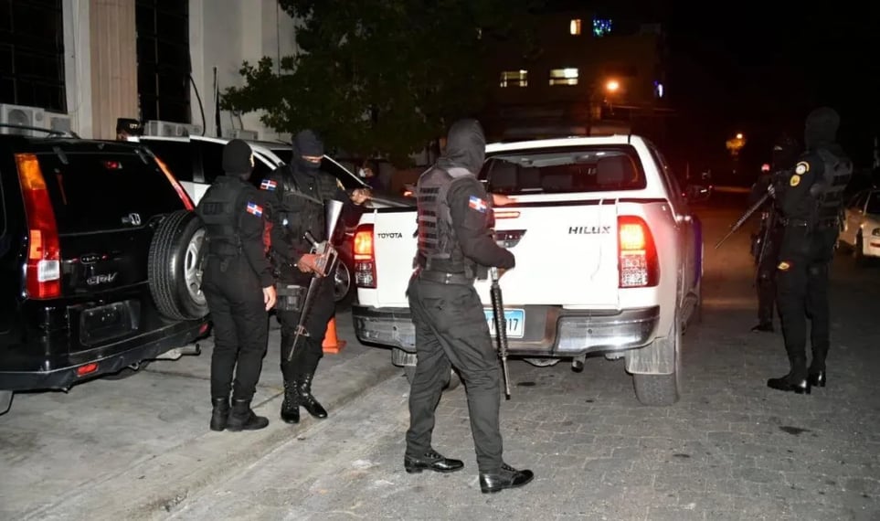 Las autoridades arrestaron a varios dominicanos.