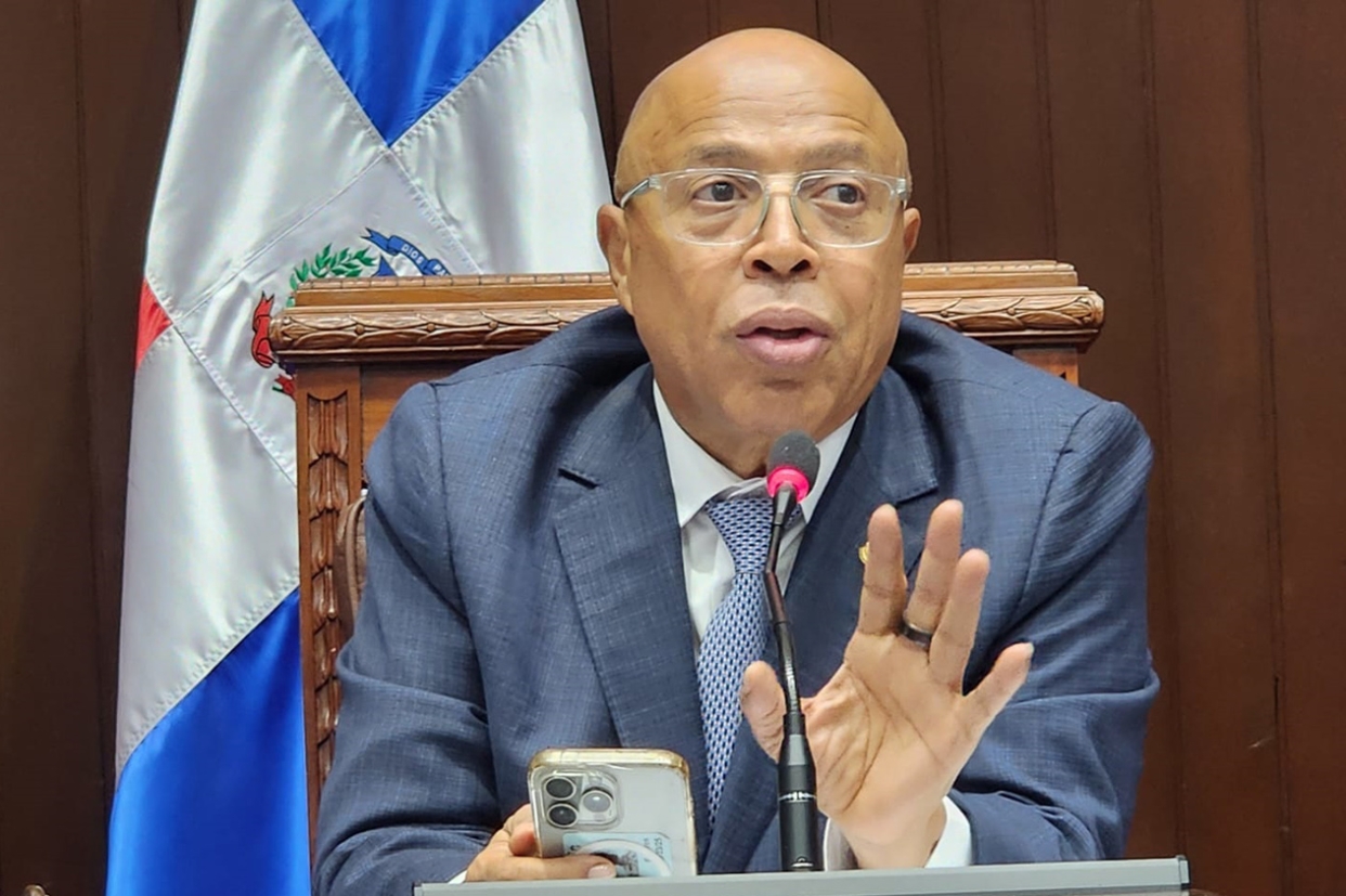 Alfredo Pacheco, propone enviar el Código del Trabajo a la Comisión del Trabajo. Juan María Ramírez