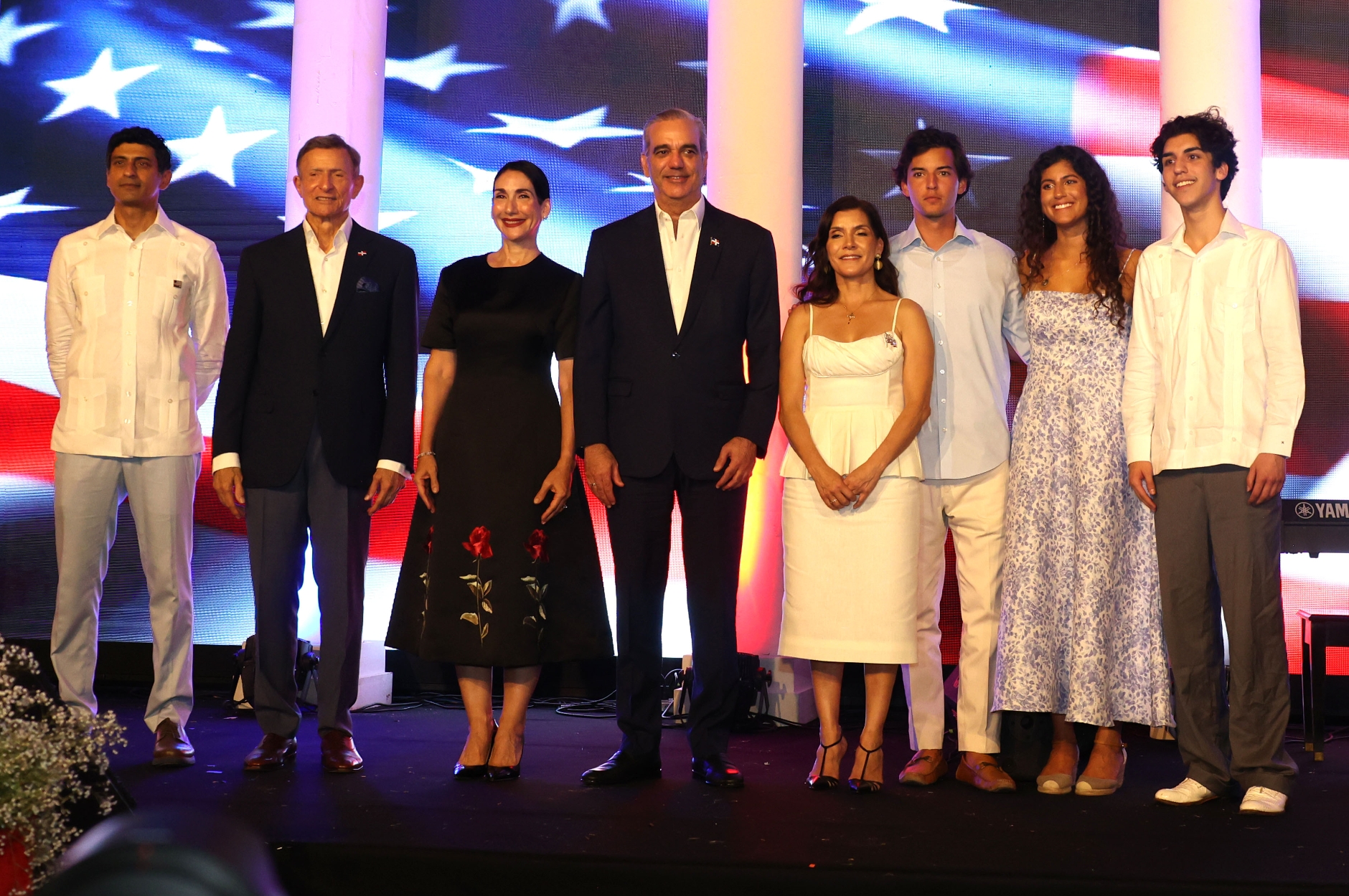 Ministro Consejero Prashant Hemady, Ministro de Relaciones Exteriores Roberto Álvarez, Primera Dama Raquel Arbaje, Presidente Luis Abinader y Embajadora Leah Francis Campos