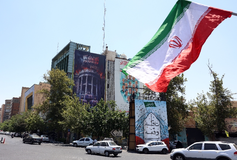 Irán amenazó atacar toda infraestructura en el área.RESTRICCIONES: NO Acceso a Medios de Israel/Estaciones de TV en idioma persa fuera de Irán/Estrictamente prohibido acceso a BBC Persian/VOA Persian/Manoto TV/Iran International TV. (Según lo dispuesto por la Dirección General de Medios Extranjeros de Irán)