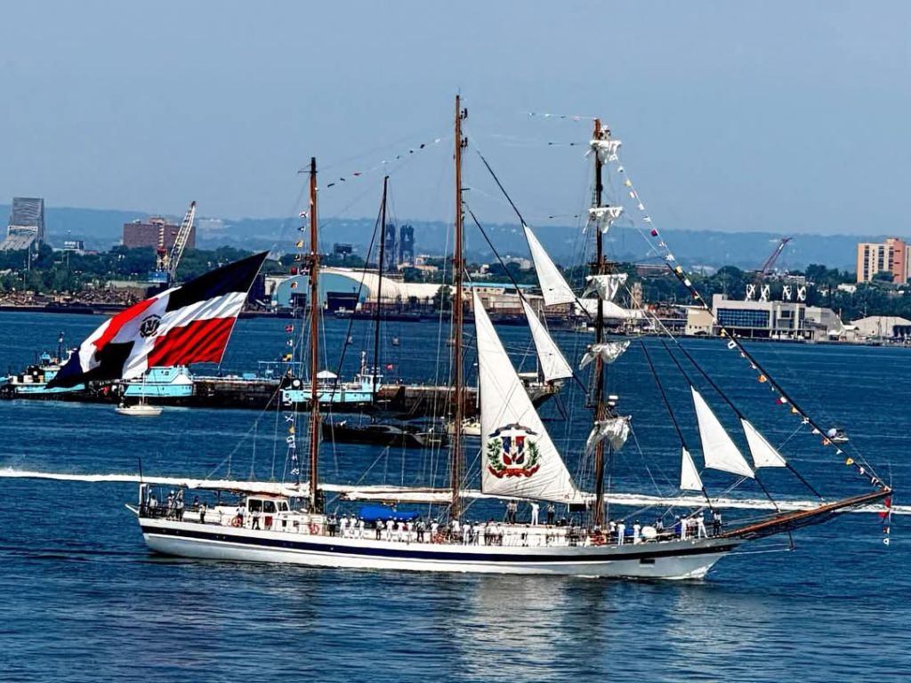 Buque de la Armada RD participó en histórico desfile naval en Nueva York por 250 años de independencia de Estados Unidos