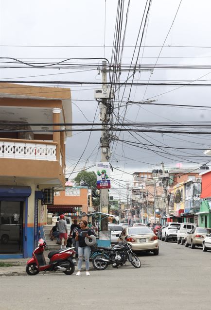 ¿Más ahorros o más gastos? La compra de electricidad mediante recarga divide a los consumidores en barrios