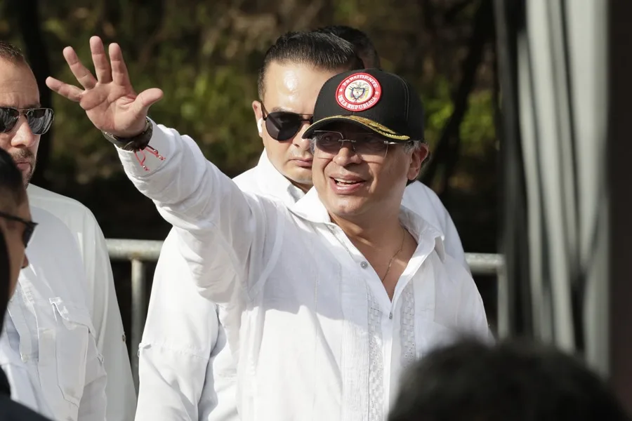 Petro asegura que dejará el poder en Colombia el 6 de agosto pese a no reconocer a De la Espriella