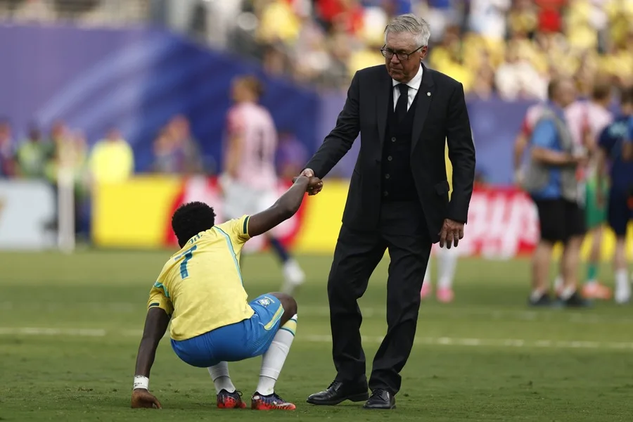 Vinícius se siente frustrado y pide disculpas por la actuación de Brasil en el Mundial